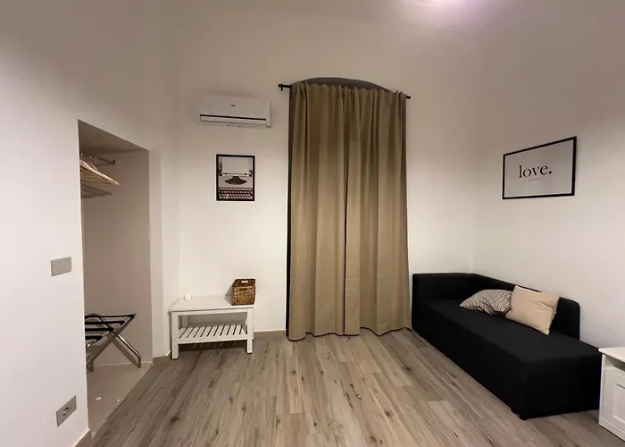 Bona Sforza Oda ve Kahvaltı 3*